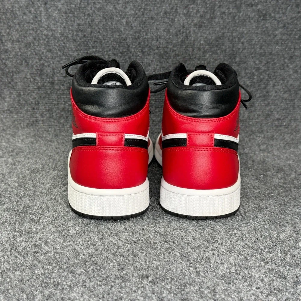 Jordan 1 Mid Chicago Toe Shoe Men 10 Red Black Retro Athletic Basketball Sneaker